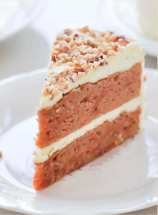 kuchen Ein Stück Torte auf einem weißem Porzellanteller